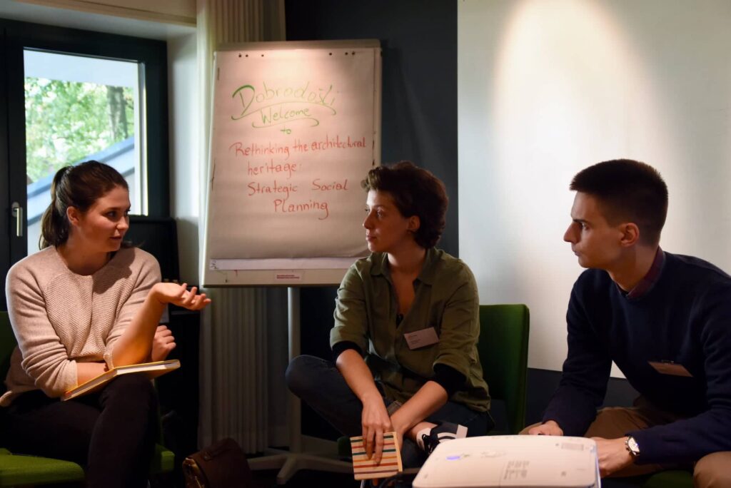Organizacija za zaščito Alp CIPRA je v švicarskem Altdorfu organizirala letno strokovno konferenco, na kateri smo skozi delavnico predstavili naš projekt prenove idrijskih rudarskih hiš. 
